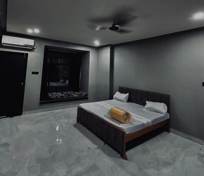 膳宿费 Lost &found