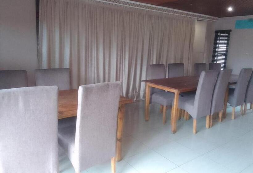 ペンション Nomanini Guest House Nelspruit