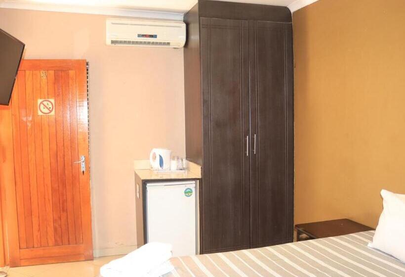 ペンション Nomanini Guest House Nelspruit