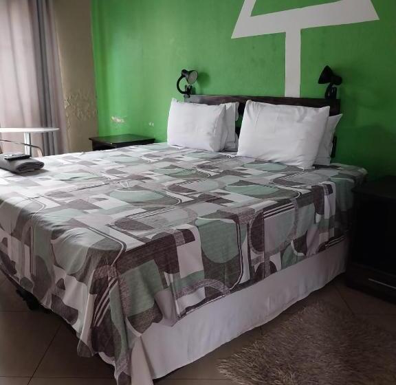 ペンション Nomanini Guest House Nelspruit