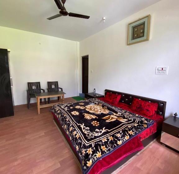 膳宿费 Orange House