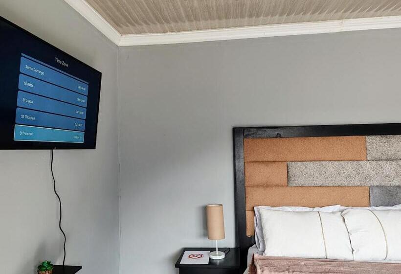 פנסיון Sem S Guest Cottage