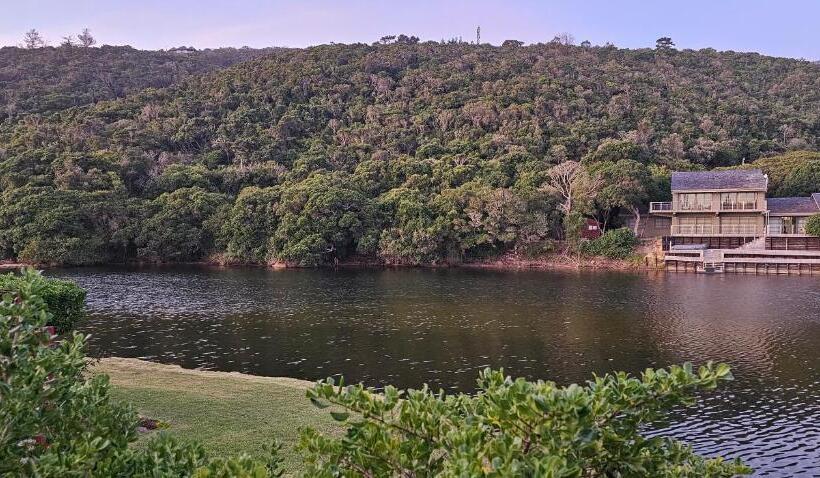 پانسیون The River Pirate