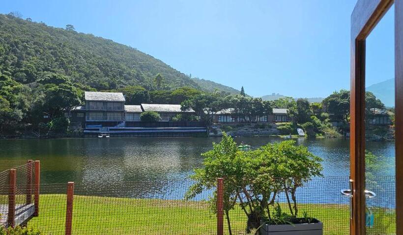 پانسیون The River Pirate