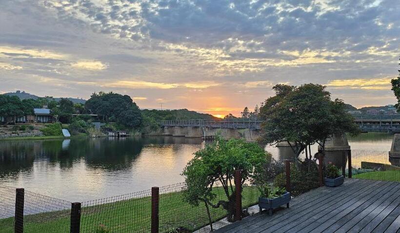 پانسیون The River Pirate