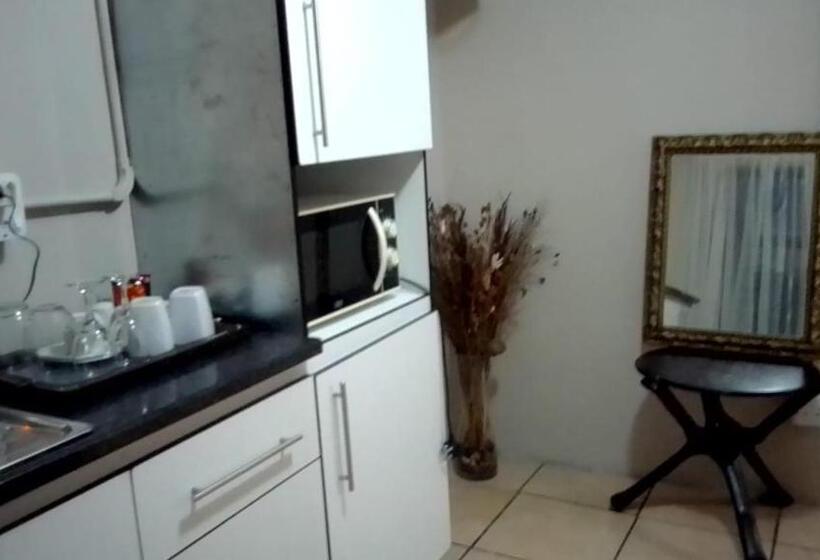 ペンション Vee’s Guest House