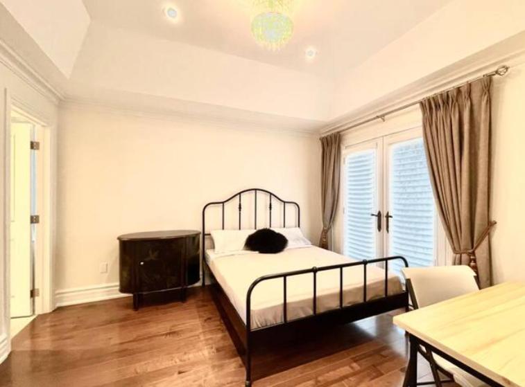 بنسيون Beautiful House Near North York Center