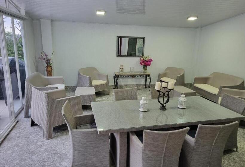 بنسيون Villa Helena