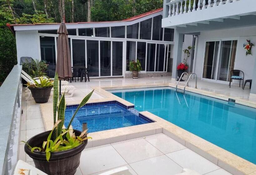 بنسيون Villa Helena