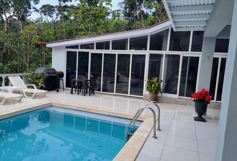 بنسيون Villa Helena