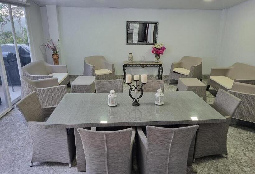 بنسيون Villa Helena