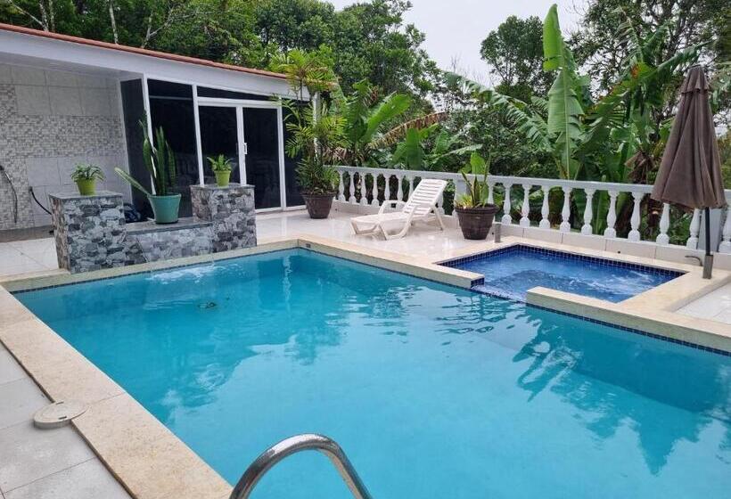 بنسيون Villa Helena