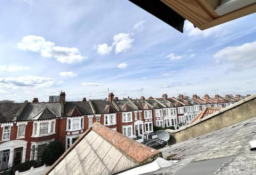 بنسيون Westfield London Shepherds Bush