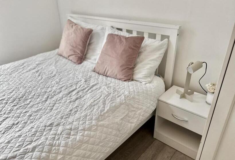 بنسيون Westfield London Shepherds Bush