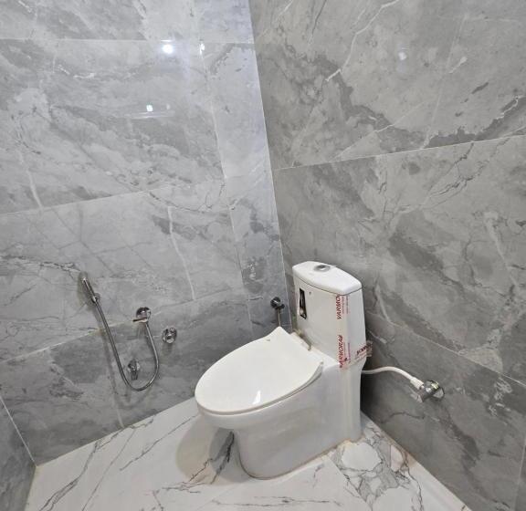 Sarojini Garden Hotel & Restaurant