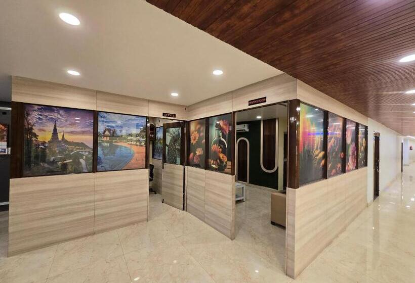 Sarojini Garden Hotel & Restaurant