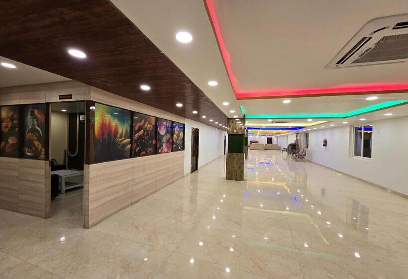 Sarojini Garden Hotel & Restaurant