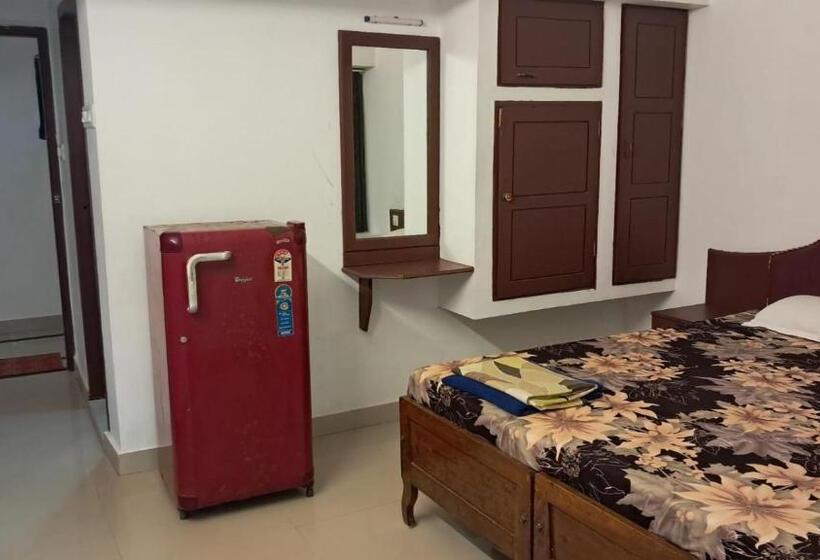 Hotel New Vipin Beach Resort