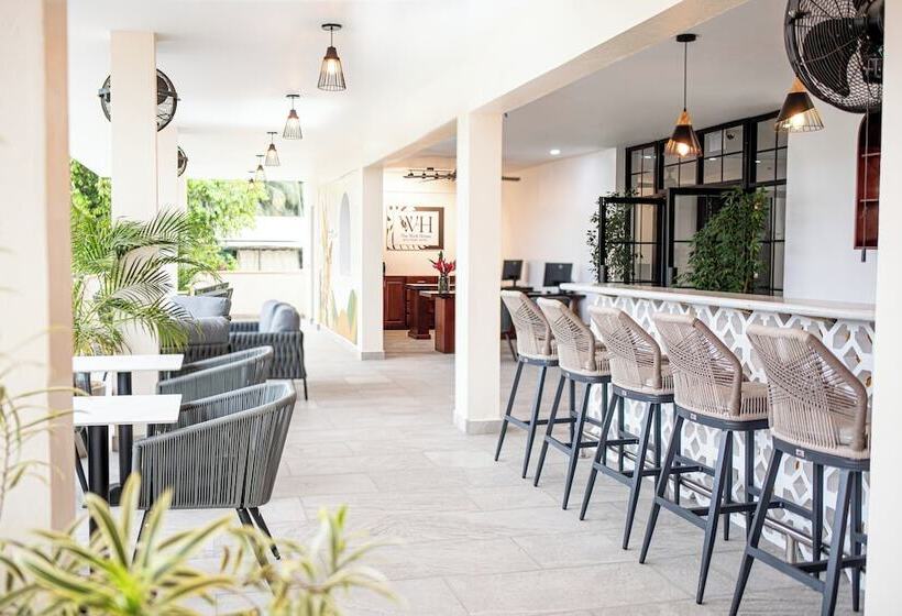 בית מלון כפרי The West House Boutique