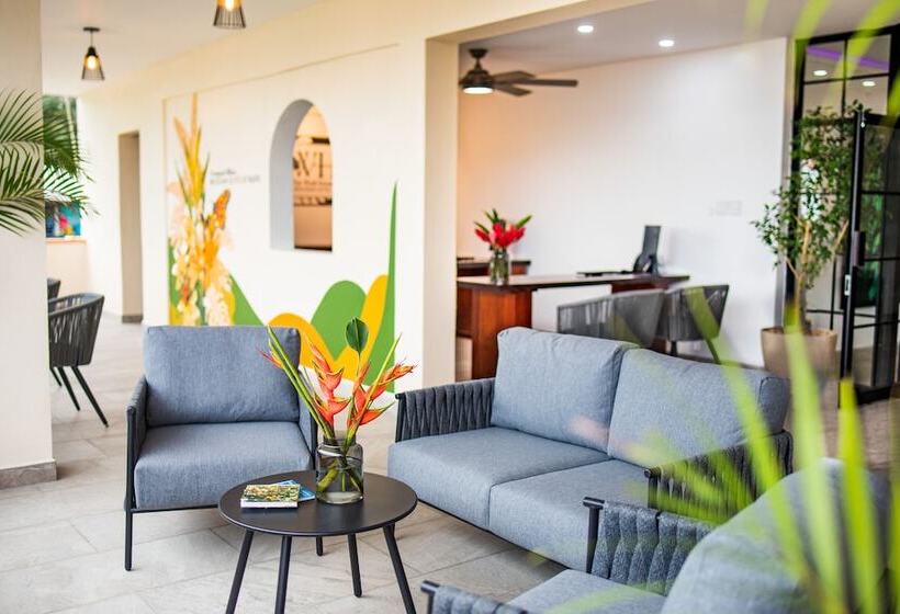 בית מלון כפרי The West House Boutique