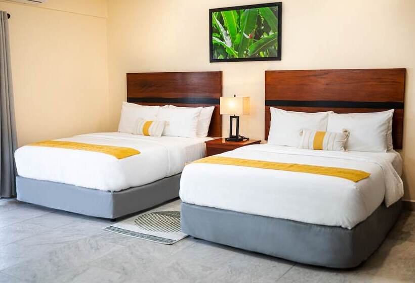 בית מלון כפרי The West House Boutique