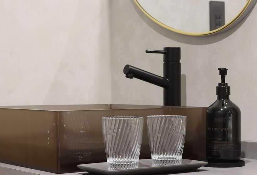 هتل Tomiya With M S