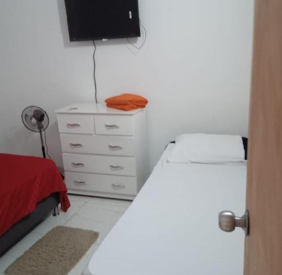 פנסיון Hostal Campoamor