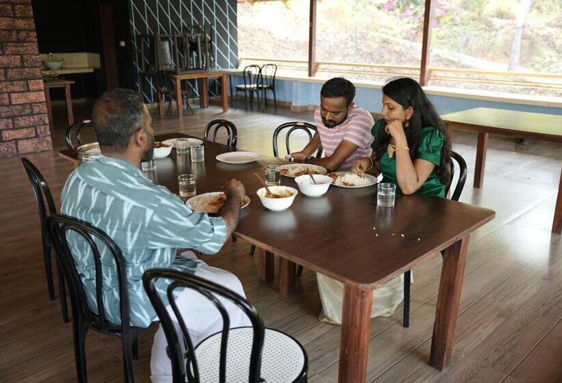 بنسيون Misty Night Jungle Side Resort