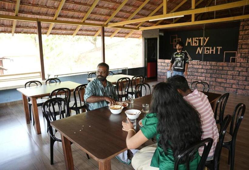 بنسيون Misty Night Jungle Side Resort