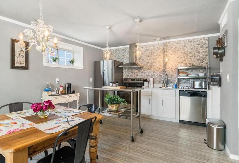 بنسيون Salt Block   French Serenity Suite 3