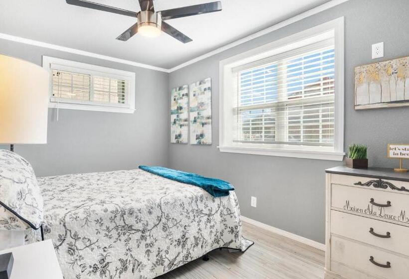 بنسيون Salt Block   French Serenity Suite 3