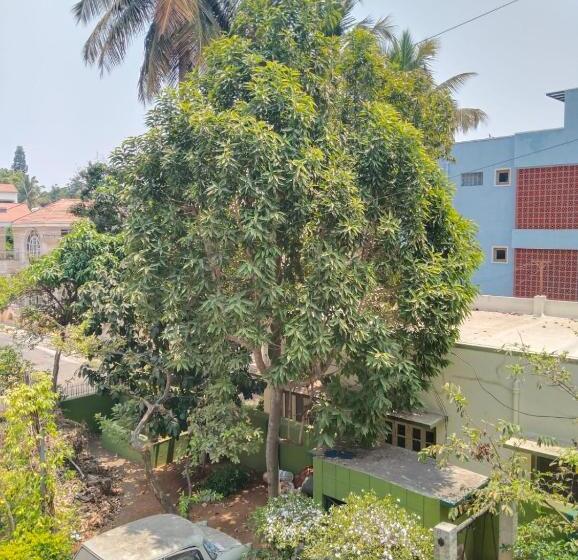 ペンション Shanthi House