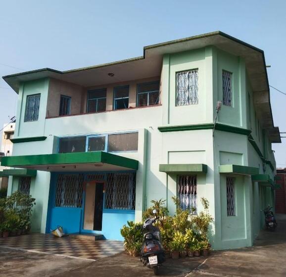 ペンション Shanthi House