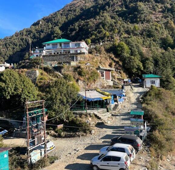 ベッドアンドブレックファースト Pine Cottage