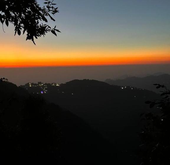 ベッドアンドブレックファースト Pine Cottage