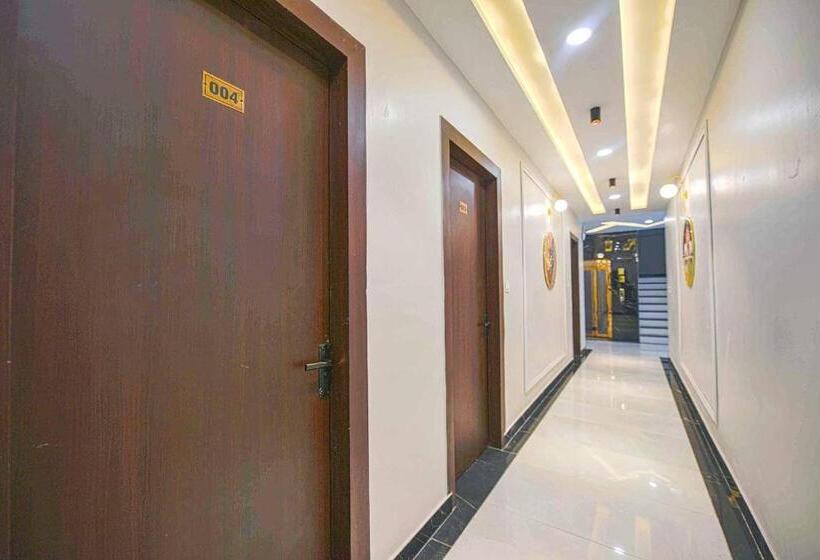 Fabhotel Relax Inn Palace