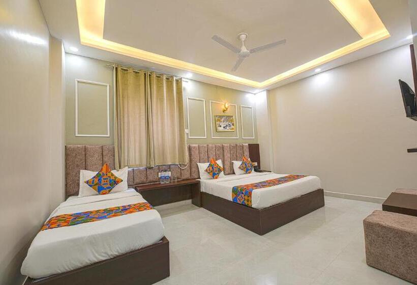 Fabhotel Relax Inn Palace