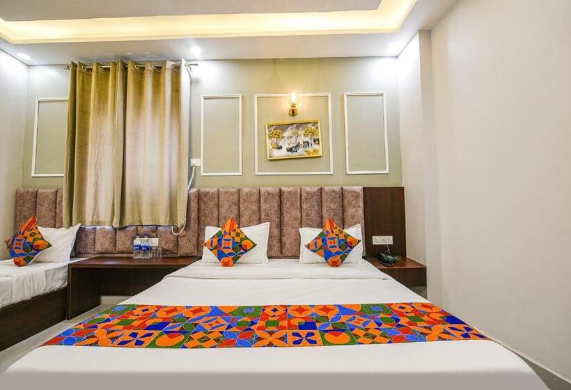 Fabhotel Relax Inn Palace