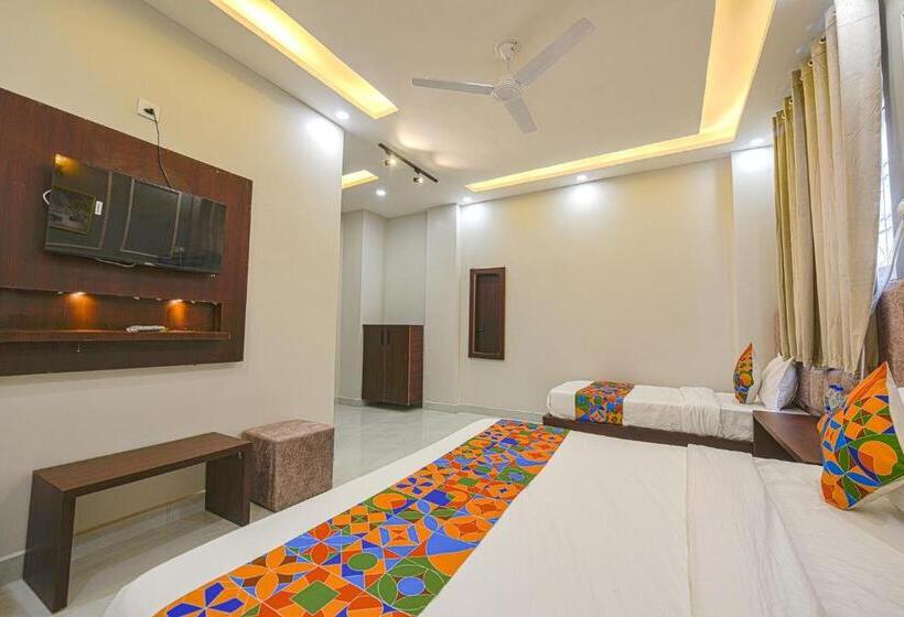 Fabhotel Relax Inn Palace