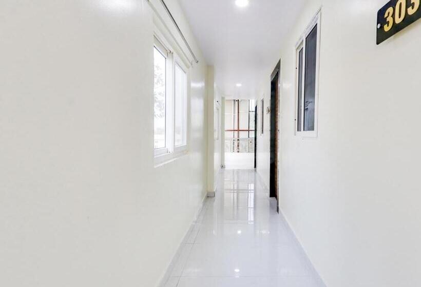 هتل Collection O Sri Narmada Grand