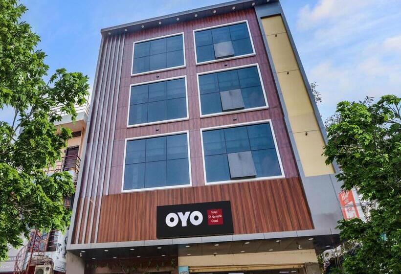 هتل Collection O Sri Narmada Grand