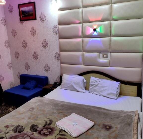 ホテル Foothills , Srinagar