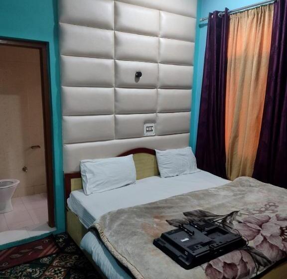 ホテル Foothills , Srinagar