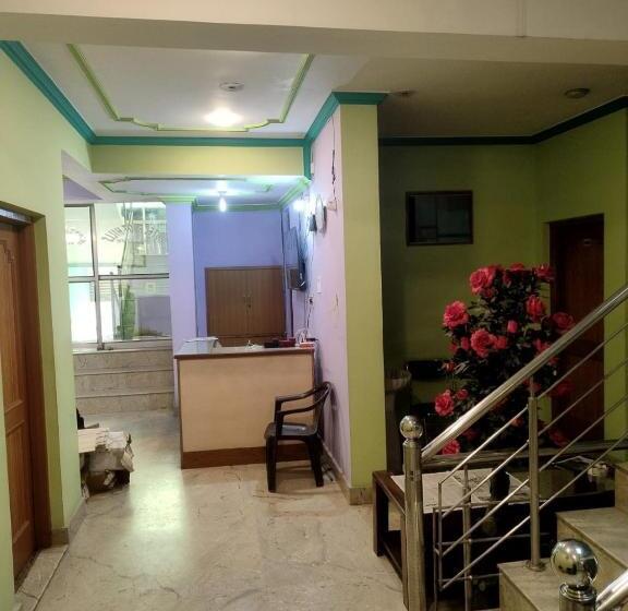 ホテル Foothills , Srinagar