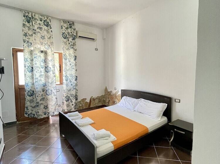 בית מלון כפרי Oasis