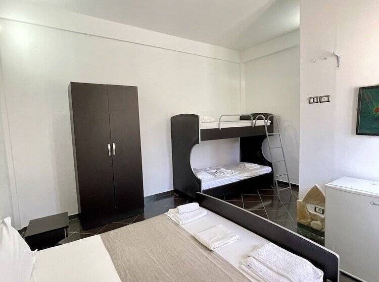 בית מלון כפרי Oasis