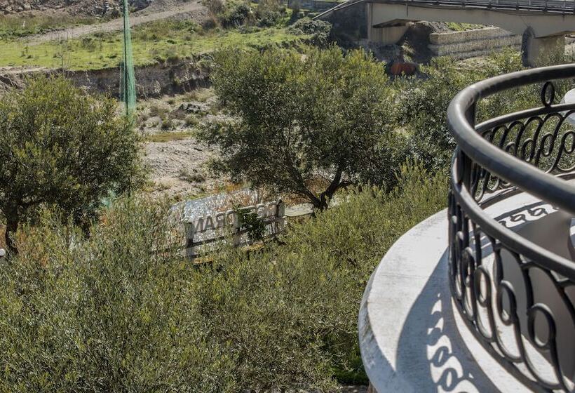 בית מלון כפרי Oasis