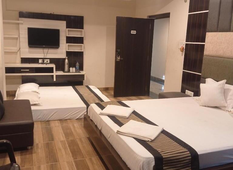 ホテル Shubh Ashish Near Bank More