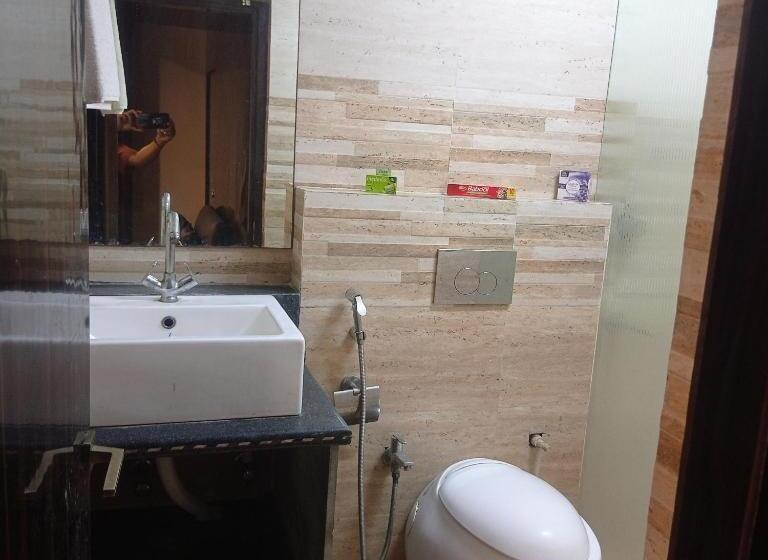 ホテル Shubh Ashish Near Bank More