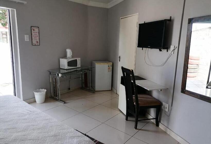 פנסיון Eeufees Guesthouse